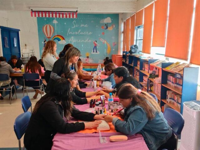 UN MIMO PARA EL ALMA: REALIZAN JORNADA DE AUTOCUIDADO PARA APODERADOS DEL LICEO CHILOÉ