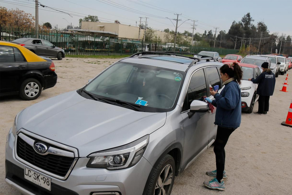 MUNICIPALIDAD Y ASOCIACIÓN DE ASEGURADORES GRABARON GRATIS PATENTES EN  VIDRIOS DE AUTOS DE PUENTE ALTO - Municipalidad de Puente Alto