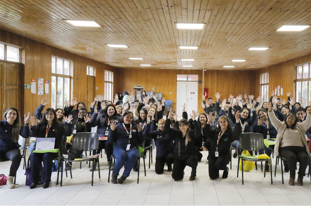 MUNICIPIO INCLUSIVO: FUNCIONARIOS DE PUENTE ALTO RECIBEN CERTIFICACIÓN EN LENGUA DE SEÑAS