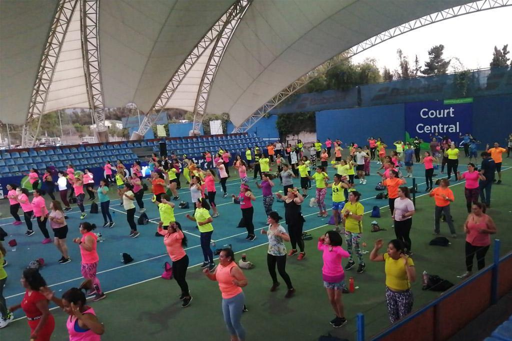 LA ZUMBA Y EL FLÚOR SE COMBINAN EN ACTIVIDAD DEPORTIVA EN PUENTE ALTO