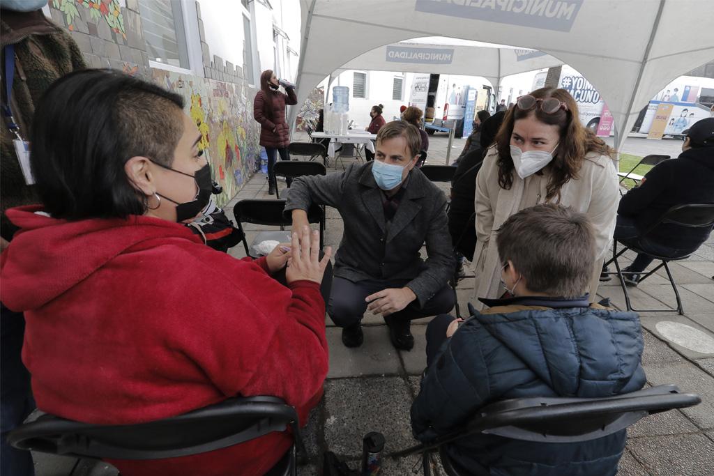 ALCALDE GERMAN CODINA Y MINISTRA DE SALUD LANZAN CAMPAÑA PARA REFORZAR LA VACUNACIÓN CONTRA EL COVID 19