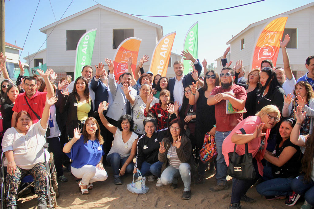 AUTORIDADES VISITAN ESTADO DE LAS OBRAS DE LA FUTURA VILLA LOS OLIVOS